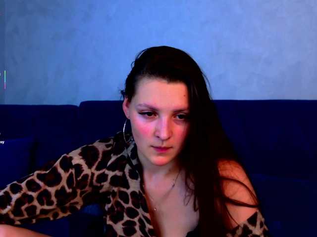 Vixsaria live cam on BongaCams