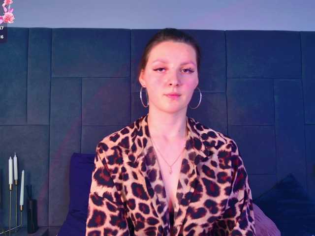 Vixsaria live cam on BongaCams
