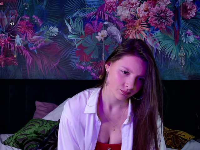 Vixsaria's BongaCams show and profile