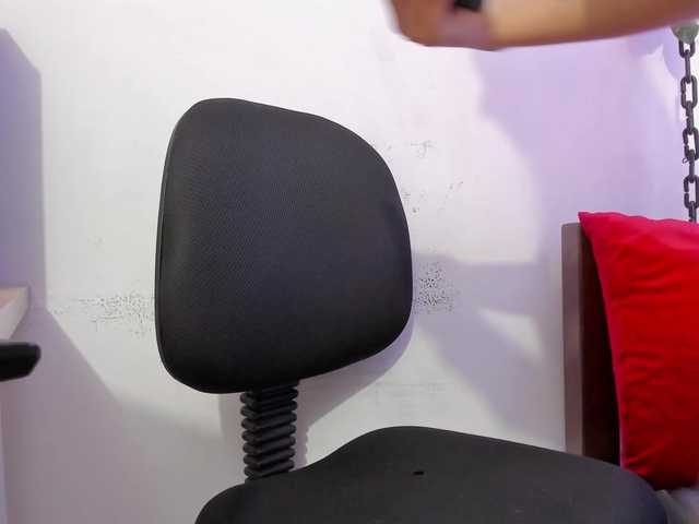 DaniellaGiraldo live cam on BongaCams