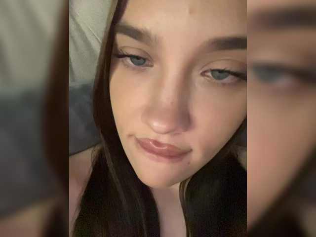 Glossmixdoll live cam on BongaCams
