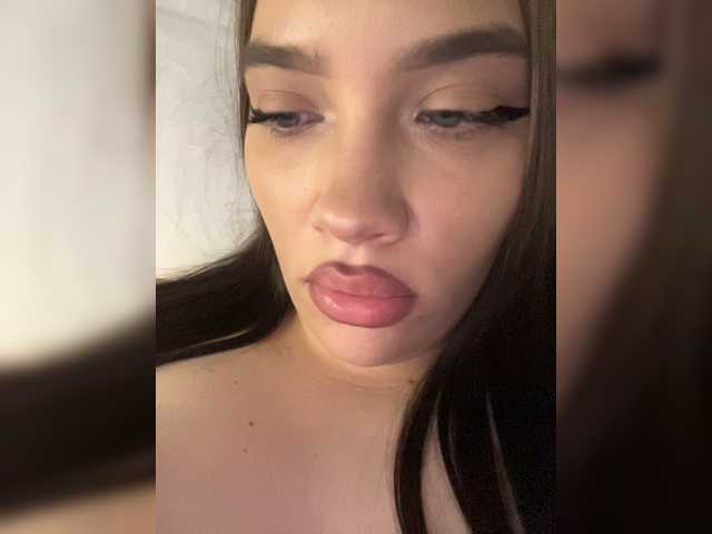 Glossmixdoll live cam on BongaCams