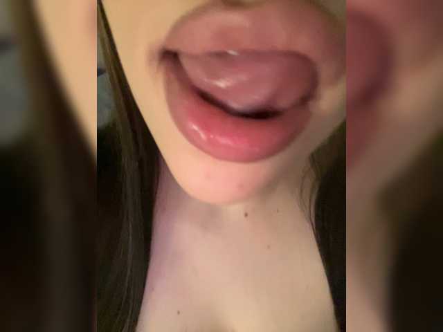 Glossmixdoll live cam on BongaCams