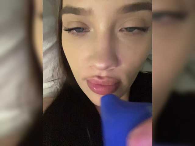 Glossmixdoll live cam on BongaCams