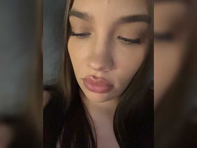 Glossmixdoll live cam preview