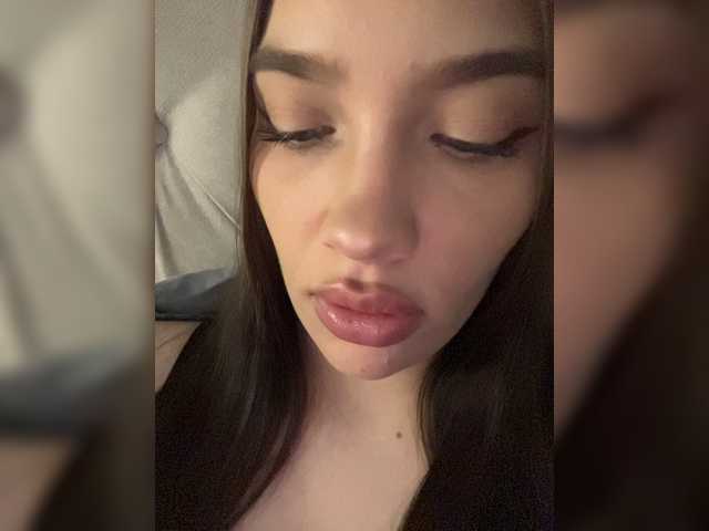Glossmixdoll live cam on BongaCams