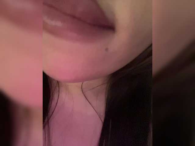 Glossmixdoll live cam on BongaCams
