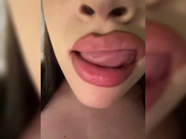 Glossmixdoll live webcam show