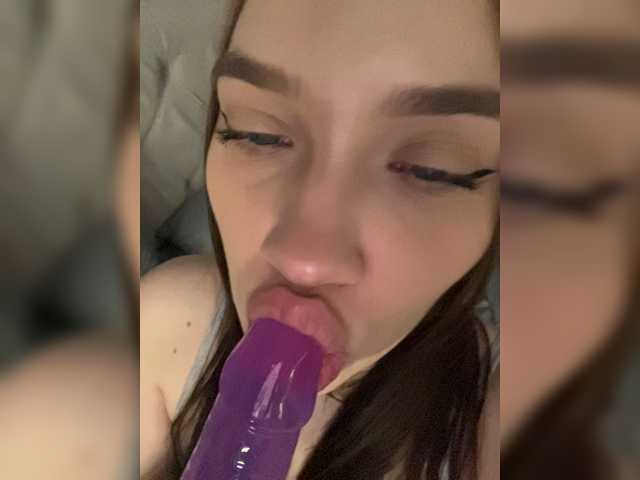 Glossmixdoll live cam on BongaCams