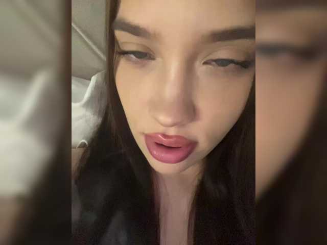 Glossmixdoll live cam on BongaCams