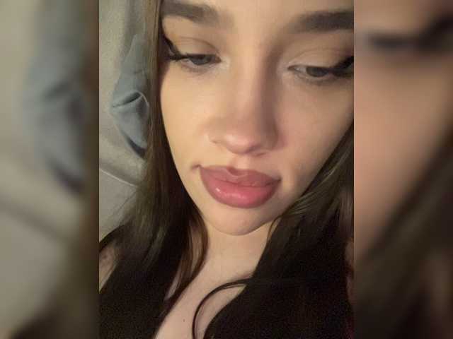 Glossmixdoll live cam on BongaCams