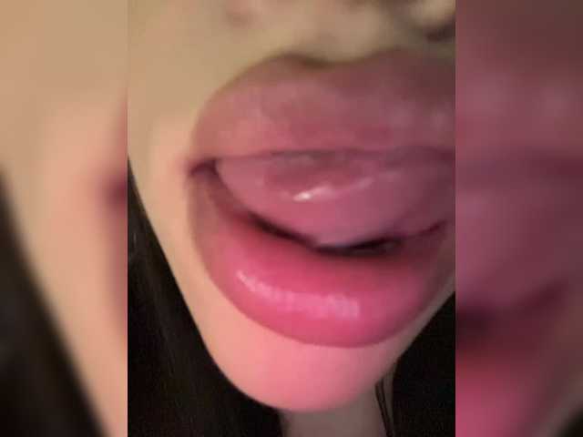 Glossmixdoll live cam preview