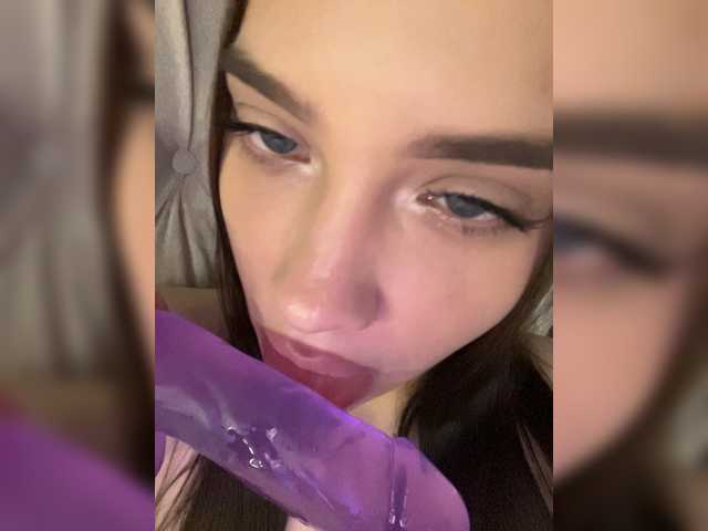 Glossmixdoll live cam on BongaCams