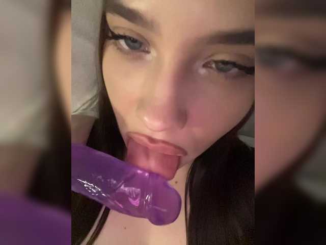 Glossmixdoll live cam on BongaCams