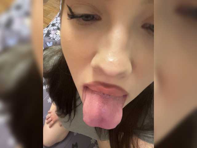 Glossmixdoll live cam on BongaCams