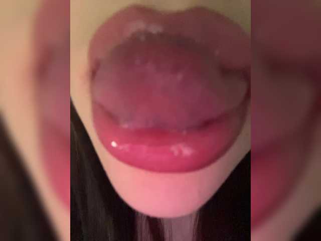 Glossmixdoll live cam on BongaCams
