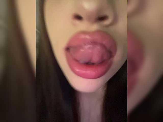 Glossmixdoll live cam on BongaCams