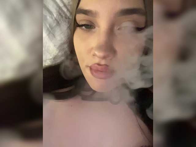 Glossmixdoll live cam on BongaCams