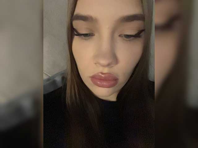Glossmixdoll live cam on BongaCams
