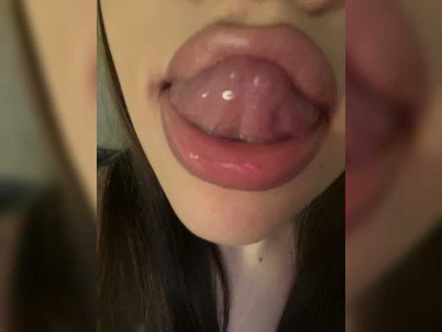 Glossmixdoll live cam on BongaCams