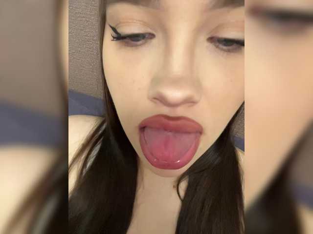 Glossmixdoll live cam on BongaCams