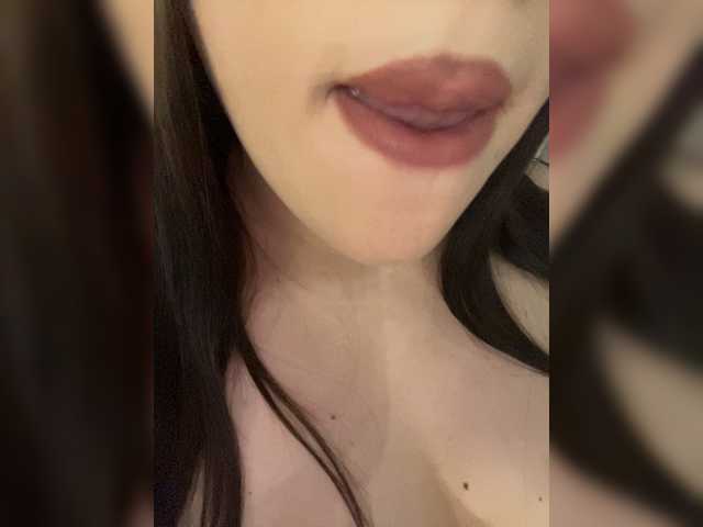 Glossmixdoll live webcam show