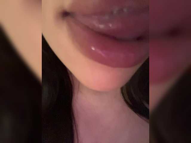 Glossmixdoll live cam on BongaCams