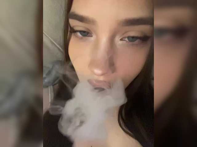 Glossmixdoll live cam on BongaCams