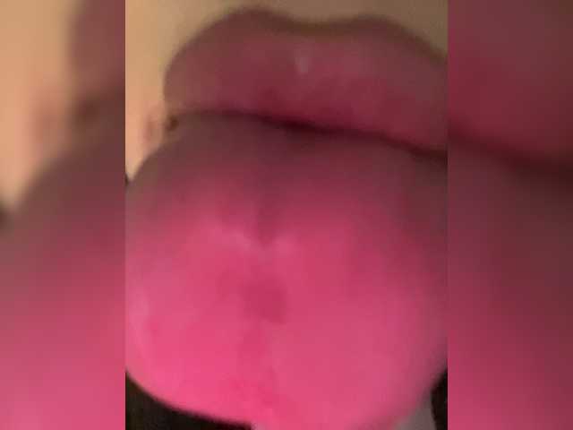 Glossmixdoll live cam on BongaCams
