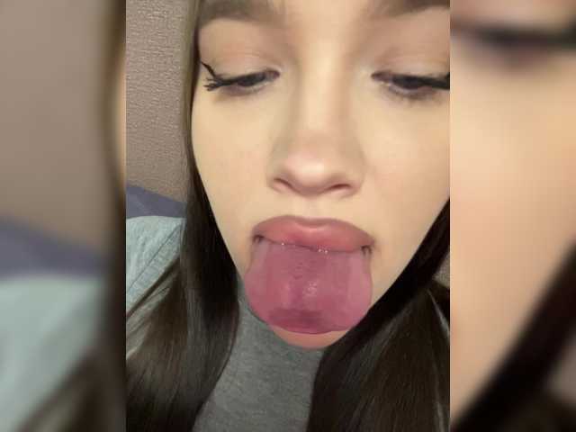 Glossmixdoll live cam on BongaCams