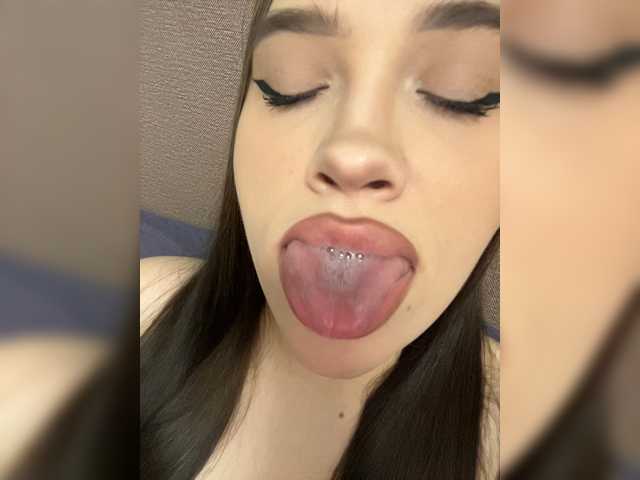Glossmixdoll live webcam show