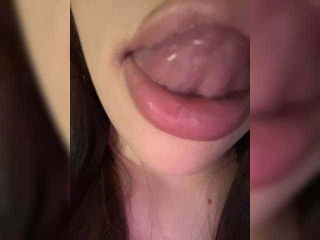 Glossmixdoll live cam on BongaCams