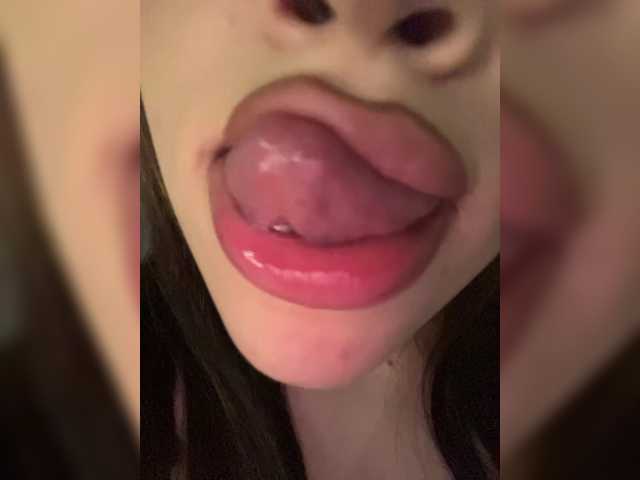 Glossmixdoll live cam on BongaCams
