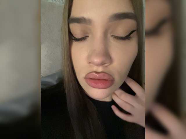 Glossmixdoll live cam on BongaCams