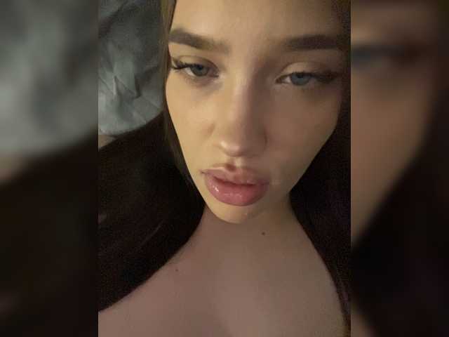 Glossmixdoll live cam on BongaCams