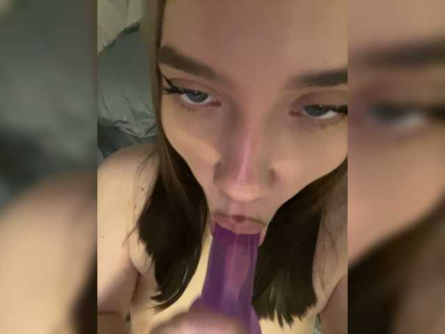Glossmixdoll live cam on BongaCams