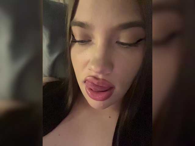 Glossmixdoll live cam preview