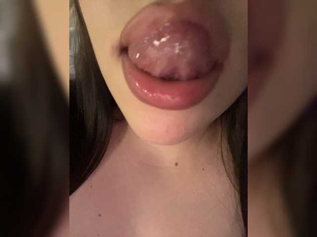 Glossmixdoll live cam on BongaCams