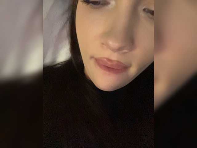 Glossmixdoll live cam on BongaCams