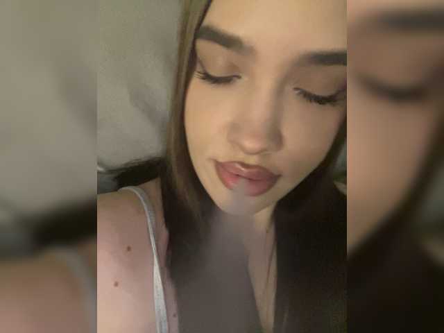 Glossmixdoll live cam on BongaCams