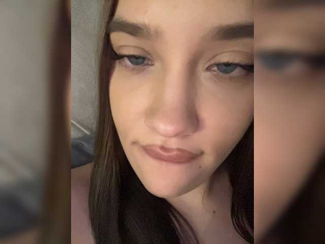 Glossmixdoll live cam on BongaCams