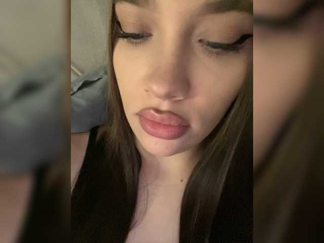 Glossmixdoll live cam on BongaCams
