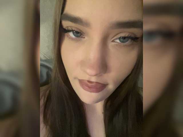 Glossmixdoll live cam on BongaCams