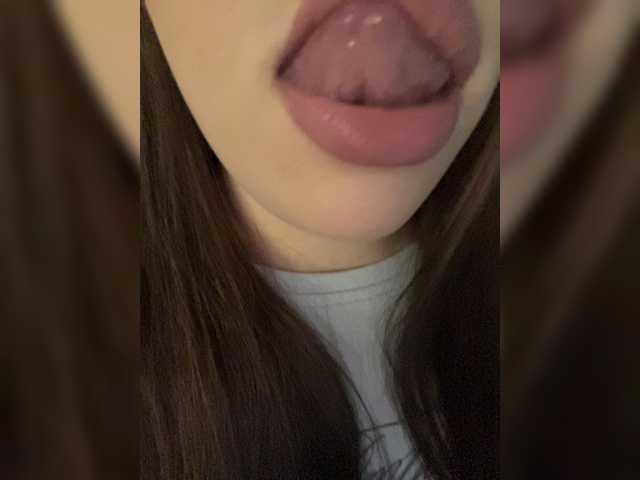 Glossmixdoll live cam on BongaCams