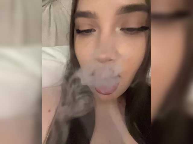 Glossmixdoll live cam on BongaCams
