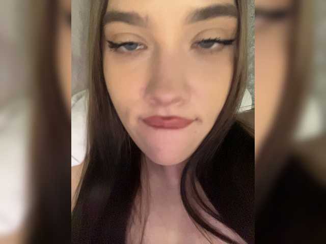 Glossmixdoll live cam on BongaCams