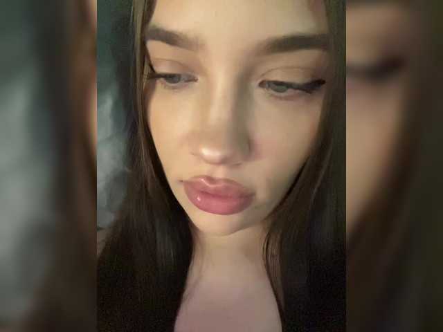 Glossmixdoll live cam on BongaCams