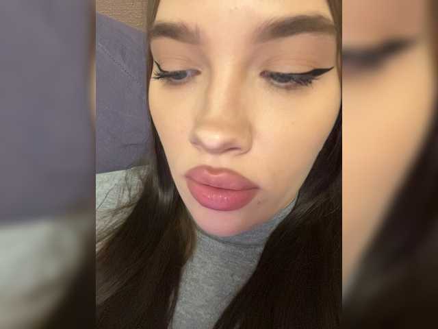 Glossmixdoll live cam on BongaCams