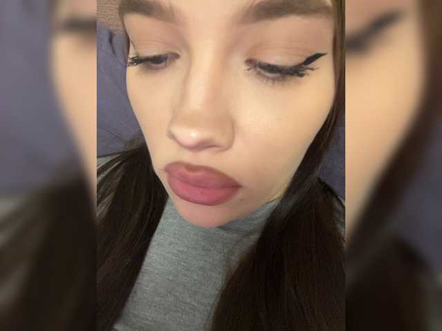 Glossmixdoll live cam on BongaCams