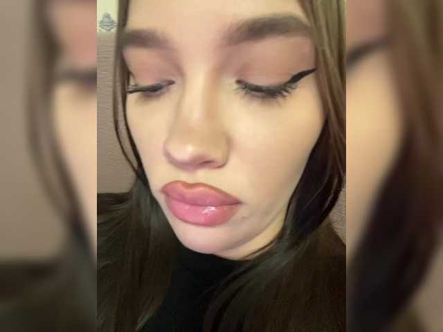 Glossmixdoll live cam on BongaCams